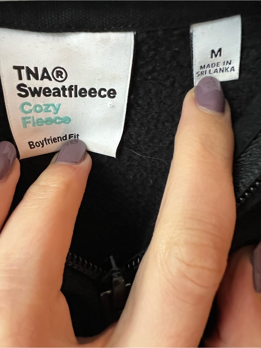 ARITZIA TNA cozy boyfriend fit black hoodie Sweatfleece oversized zip up comfy - Picture 4 of 9